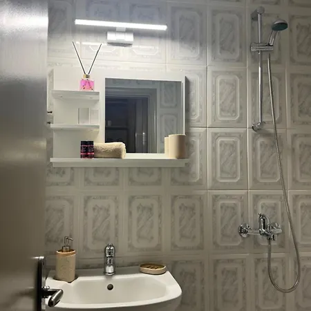 Avlή I * Kamári