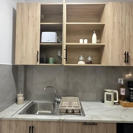 Apartman Avlή I *